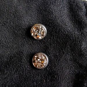 Sparkly black/silver tone studs